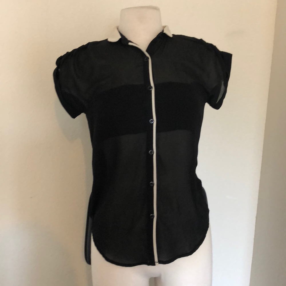 Adorable pin-up style dress shirt